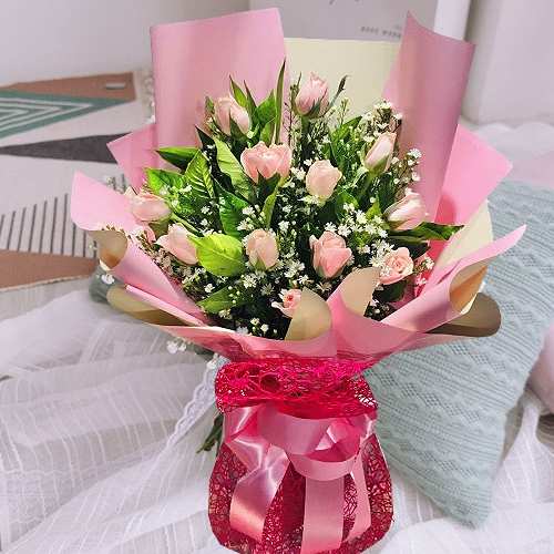 12 Light Pink Rose Bouquet