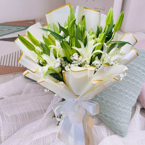6 Oriental Lilies