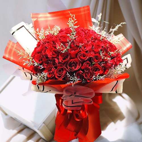 100 Quality Red Rose Arrangement