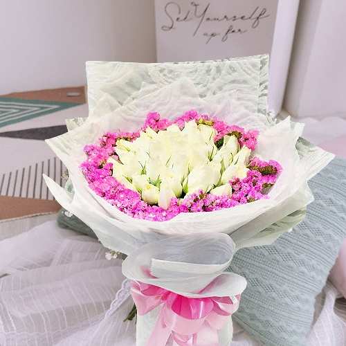 30 White Rose Arrangement