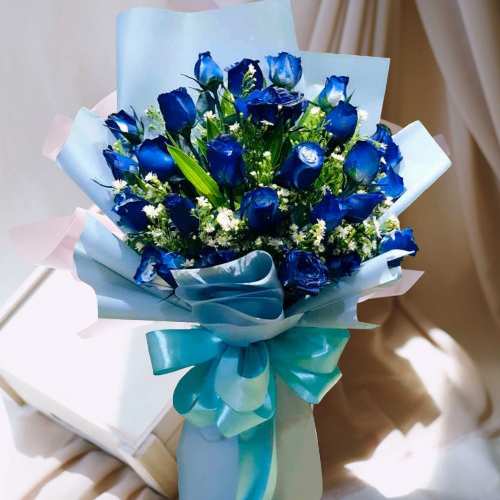 24 Blue Rose Bouquet