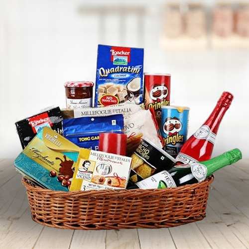 Tempting Sweet N Salty Basket